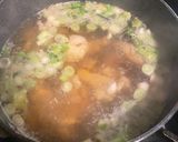 A picture of step 2 of Comforting chicken udon.
