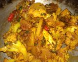 A picture of step 4 of Aalo Gobhi Fry (couliflower fry).