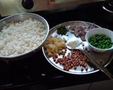 A picture of step 2 of Matar poha.