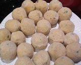 Foto do passo 2 de Bolinho de mandioca com frango e queijo 😋