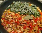 Foto del paso 3 de la receta Risotto de espinacas con champiñón y merluza