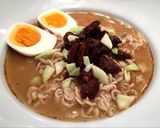 รูปขั้นตอนการทำที่ 5 ของ บะหมี่7-11(นิสชินหอยลายไข่ต้มมะม่วงเปรี้ยว)