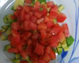 Foto del paso 6 de la receta: Ensalada de canónigos, anguriñas, aguacate y tomate