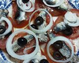 Foto del paso 4 de la receta: Ensalada de 🍅 tomate con sardinas🐟 en aceite