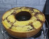 Foto langkah ke 8 dari resep Marmer Cake by Law Thomas.