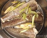 Hình bước làm 2 của món Ăn dặm cho bé: Chà bông cá lóc