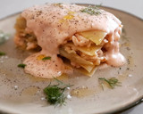 Foto del paso 10 de la receta: Lasaña de salmón e hinojo con salsa Aurora