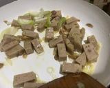 รูปขั้นตอนการทำที่ 5 ของ หมูยอห่อใบตองผัดเปรี้ยวหวาน