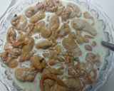 A picture of step 3 of Dahi phulkiyan.