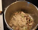 Foto del paso 4 de la receta Espaguetis con champis puerro y almendras, con queso azul