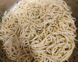 Foto del paso 3 de la receta: Spaghetti al pesto genovese
