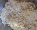 Foto del paso 3 de la receta: Torta rellena de dulce de leche con cubierta de crumble de coco