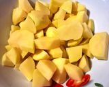 Foto del passaggio 1 della ricetta 🥔 Patate Saltate all'Aglio e Prezzemolo: Il contorno 
