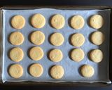 A picture of step 4 of Empire Biscuits.