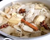 Hình bước làm 1 của món Đồ Lòng Bò Xào Rau Răm Ngũ Vị Hương