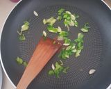 Foto langkah ke 3 dari resep Kimchi Bokkeumbab (김치볶음밥) Nasi Goreng Kimchi Korea.