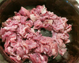 Foto del paso 5 de la receta: Bistec con papas en chile morita