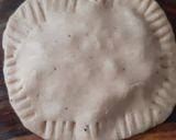 A picture of step 2 of Potato puri.