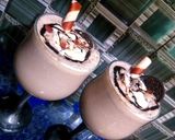 A picture of step 1 of Oreo shake.