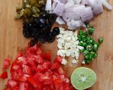 A picture of step 2 of Izma Salsa.