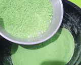Foto langkah ke 3 dari resep Kue putu dengan cetakan.