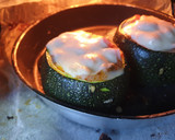 Foto del paso 3 de la receta: Calabacín luna relleno de pisto y pavo
