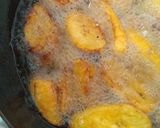 A picture of step 4 of Fried plantain (dodo) and egg.