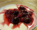 Foto del paso 1 de la receta: Yogur con salsa de frutos rojos