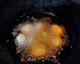 A picture of step 4 of Urad Dal Vada.