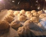 Foto del passaggio 4 della ricetta Biscotti al cocco