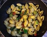 Foto del paso 3 de la receta: Fideos con repollitos de bruselas