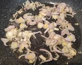 Foto del passaggio 3 della ricetta Uova e zucchine alla Paoletta