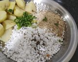साबुदाणा वडा (sabudana wada recipe in marathi) रेसिपी स्टेप 2 फोटो 