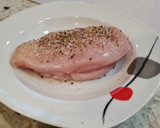 Foto del paso 2 de la receta: Pollo guisado con berenjena, champiñones y taquitos de jamón