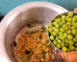 मटार पुलाव (Matar Pulao Recipe In Marathi) रेसिपी स्टेप 2 फोटो