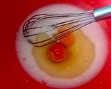 Foto del paso 2 de la receta: Queque volteado de manzana y pera