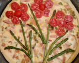Foto del paso 7 de la receta: Quiche con beicon, espárragos y tomates cherry 😋