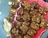A picture of step 4 of Walnut jaggery candy.