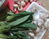 Foto langkah ke 1 dari resep Tumis Pakcoy Jamur Champignon.