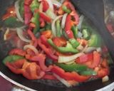 Foto langkah ke 3 dari resep Tumis paprika.