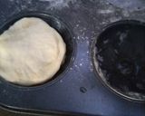 A picture of step 5 of Pizza muffins.