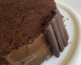 Foto del paso 5 de la receta: Torta golosinera de chocolate con frambuesas