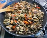 Une image de l'étape 14 de Sauté de porc aux champignons, tomates, oignons rouges et persil d'algues.