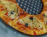 صورة لخطوة 8 من وصفة بيتزا 🍕 بعجينة سحرية 😋 وشكل رائع 👍❤️