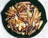 Hình bước làm 2 của món Ốc Xào Bơ Tỏi 🐚 🥘