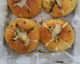Foto langkah ke 9 dari resep Korean garlic cheese bread versi 2.