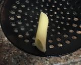 Foto del paso 4 de la receta: Filetes de Dorado con Penne Rigate, Morrones y Aceitunas