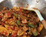 Foto langkah ke 3 dari resep Samba Buruak Buruak Khas Minang (Tempe Teri Terong Kentang).