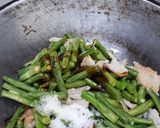 Foto langkah ke 3 dari resep Tumis kacang panjang + otak2.