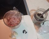 A picture of step 1 of Gambas al ajillo.
